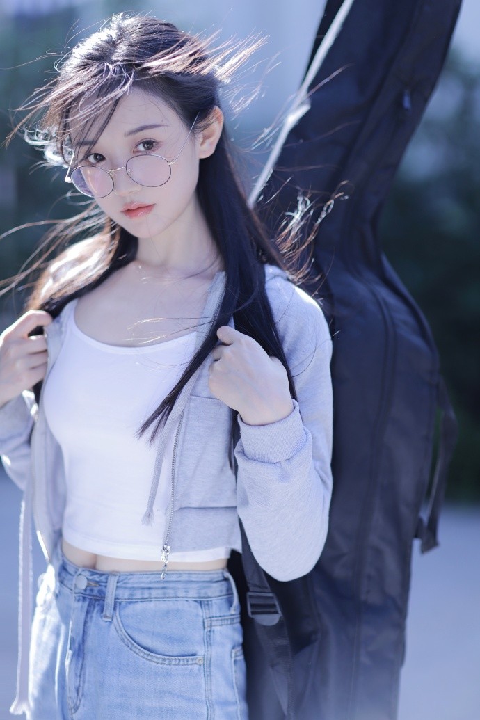 哈尔的移动城堡 封面